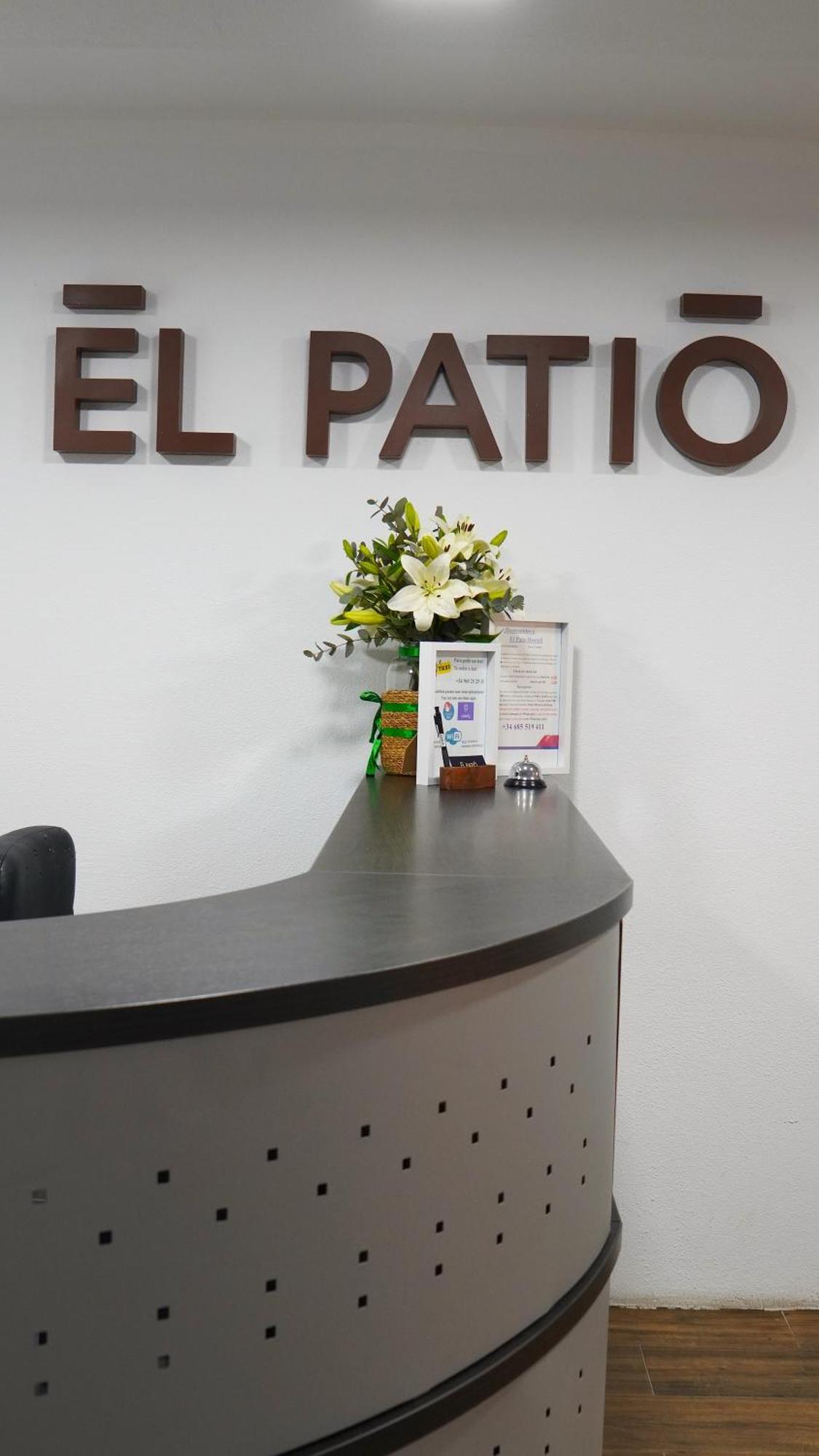 El Patio Hostal Alicante Esterno foto